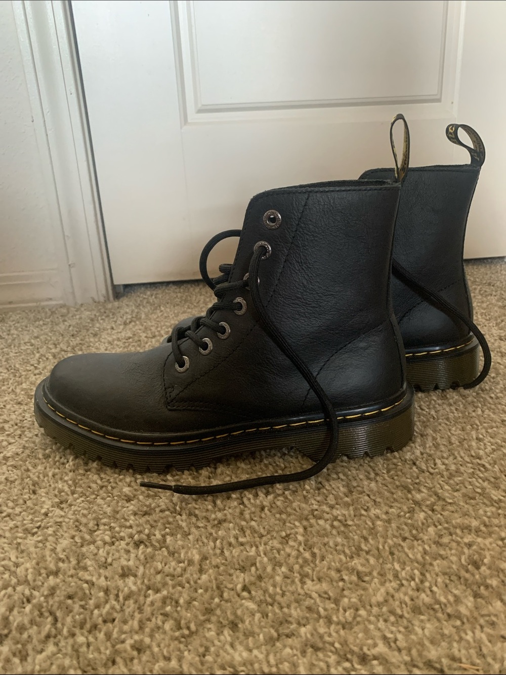 Doc Martens 1460 Womens Smooth Leather Lace Up Boots